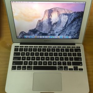 APPLE Macbook Air 2015 -11.6INCH MJVM2 128GB SSD New 99%