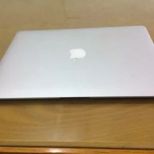 MacBook Air MD231 13 inch 2012 – core i5 1.8 ram 4gb ssd 128gb like new 97%