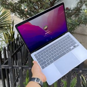 MacBook Pro 13-inch 2020 CTO 4 TB 3 2.3 GHz Core i7-1068NG7 Ram 16GB ssd 512GB 1TB A2251 EMC 3348