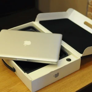 MacBook Pro 13-Inch Core i5 2.3GHz Ram 4GB hdd 320GB Early 2011 MC700 MacBookPro8,1 - A1278 - 2419