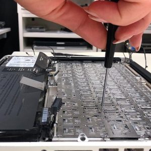 DỊCH VỤ THAY BÀN PHÍM MACBOOK CHÍNH HÃNG LẤY NGAY, SỬA CHỮA MACBOOK LẤY NGAY.